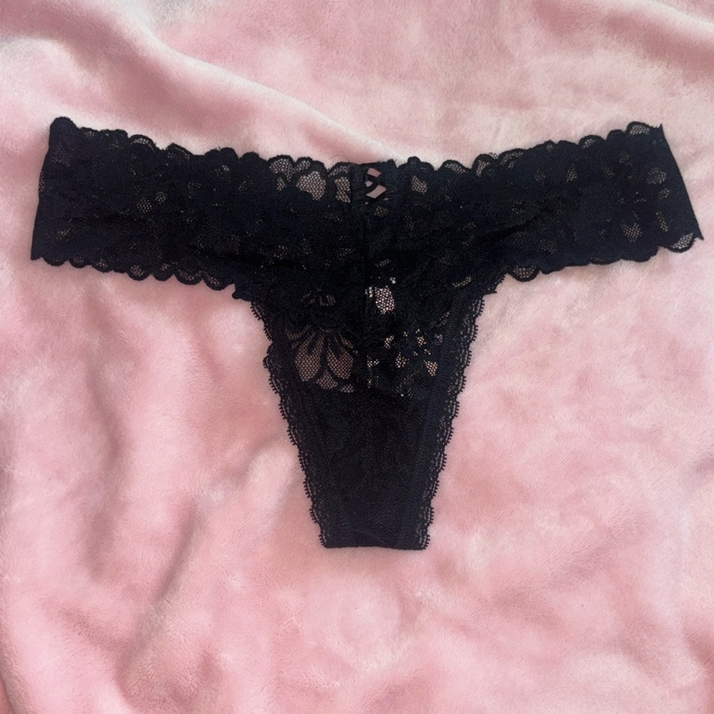 Victoria’s Secret black lace thong